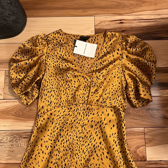 Cheetah Print MIDI Dress with Puff Sleeves - Picture 2 of 8